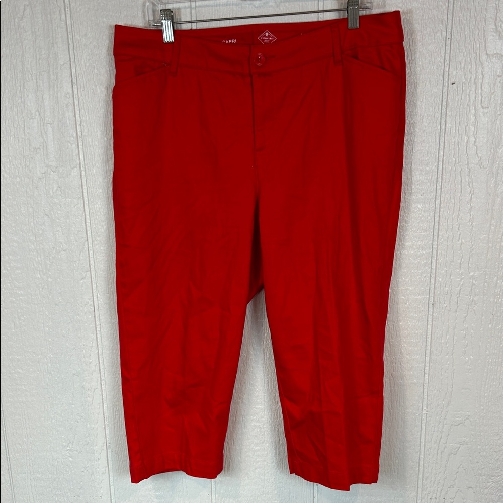 St. John's Bay Capri Pants in Bold Red
